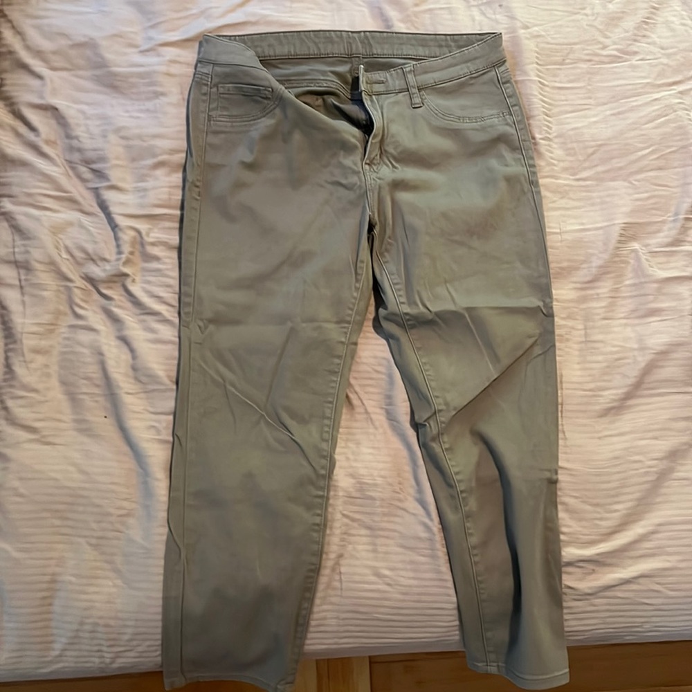 Capri pants